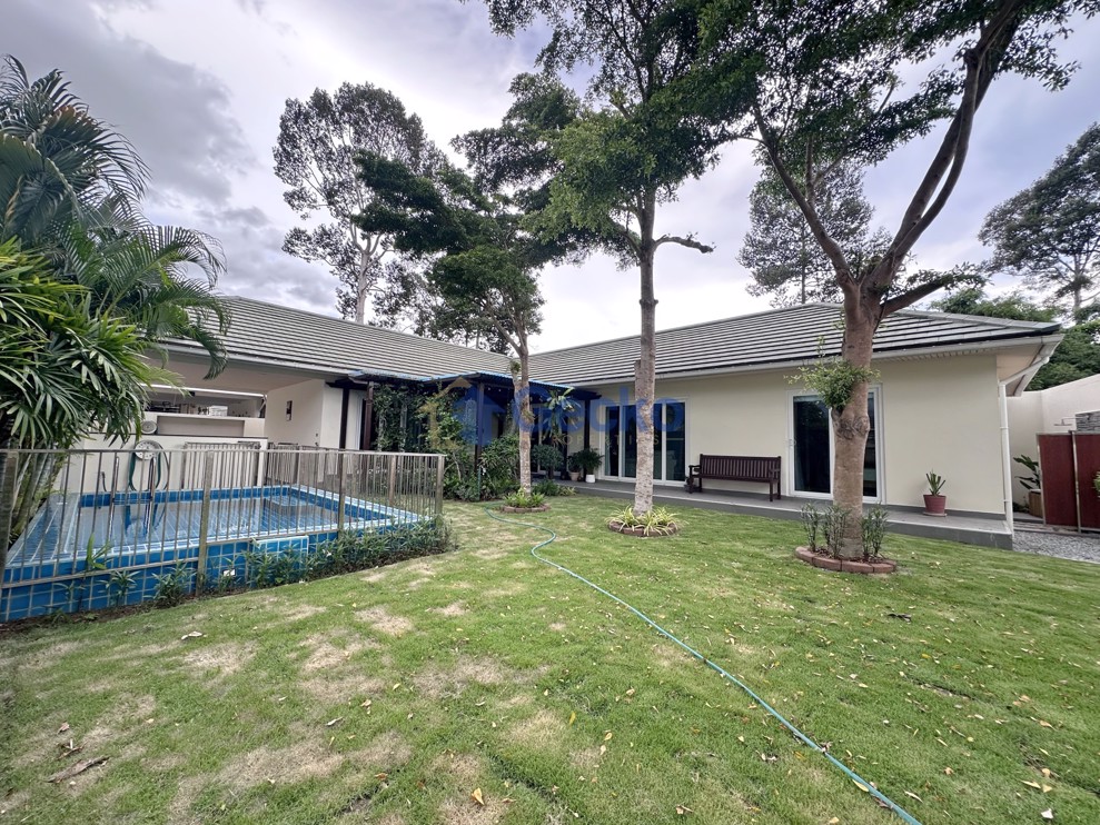 3 Bedrooms House in Green Field Villa 5  East Pattaya H011831 (Cover Photo)