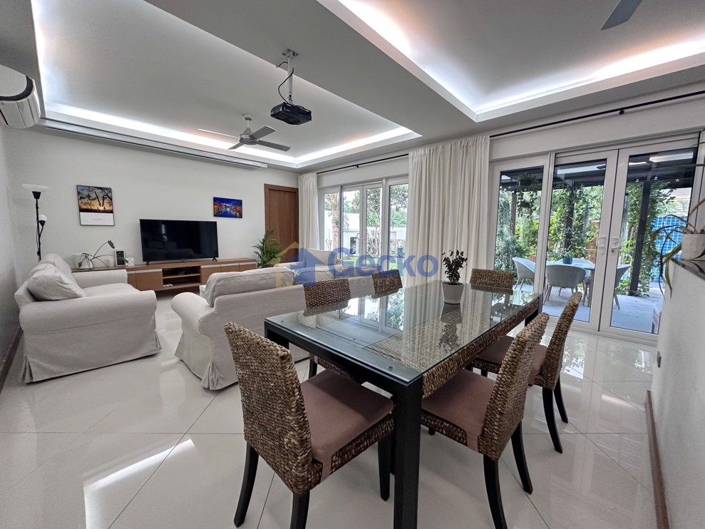 3 Bedrooms House in Green Field Villa 5  East Pattaya H011831 (Photo 4)
