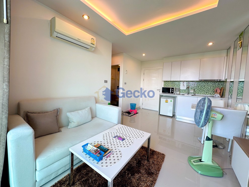 1 ห้องนอน คอนโดมิเนี่ยม in Amazon Residence จอมเทียน C011832 (Photo 3)