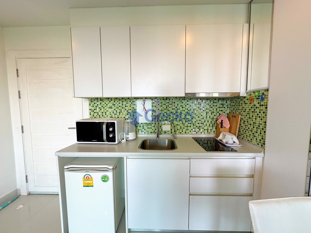 1 ห้องนอน คอนโดมิเนี่ยม in Amazon Residence จอมเทียน C011832 (Photo 4)