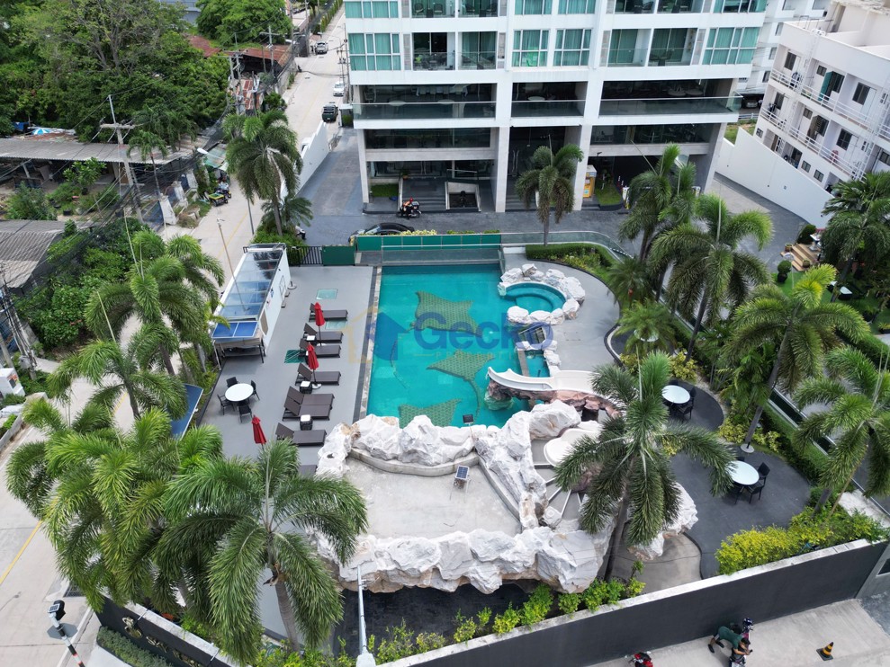 1 ห้องนอน คอนโดมิเนี่ยม in Sky Residences พระตำหนัก C011847 (Cover Photo)