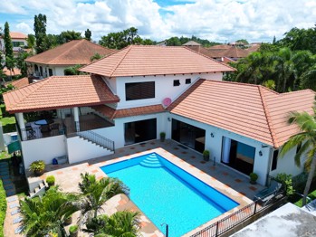 5 Bedrooms House in Paradise Villas 1  East Pattaya H011852