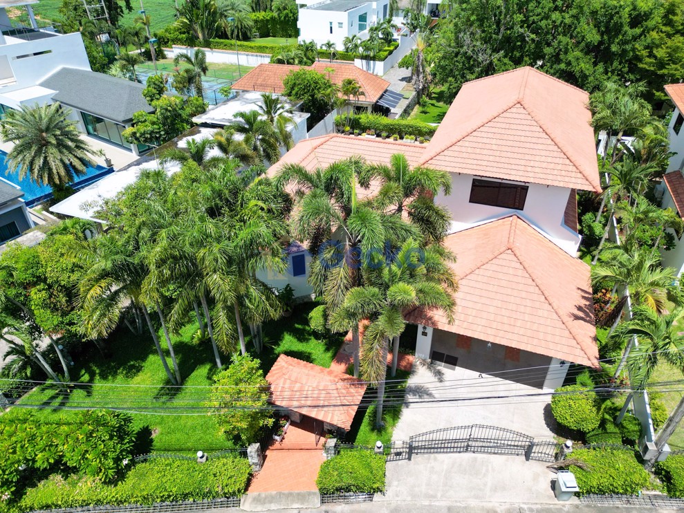 5 Bedrooms House in Paradise Villas 1  East Pattaya H011852 (Photo 3)