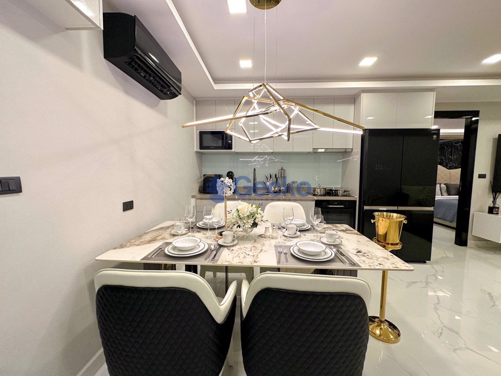 2 ห้องนอน คอนโดมิเนี่ยม in Grand Solaire Noble พัทยากลาง C011342 (Photo 4)