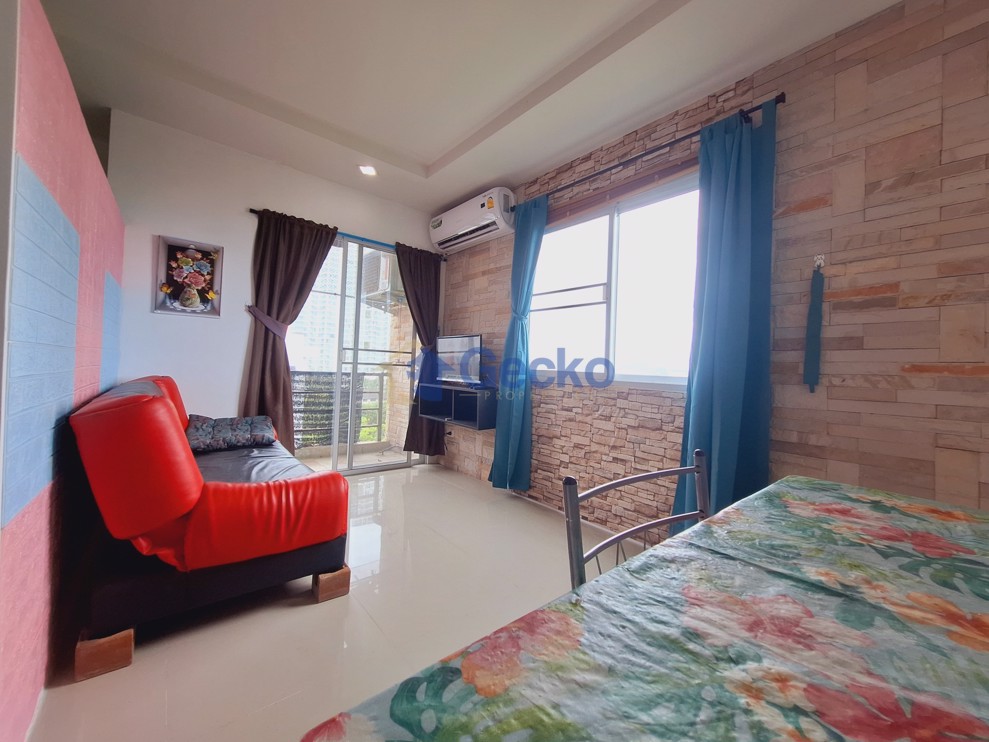 1 Bedroom Condo in Beach 7 Condo Jomtien C011192 (Photo 4)