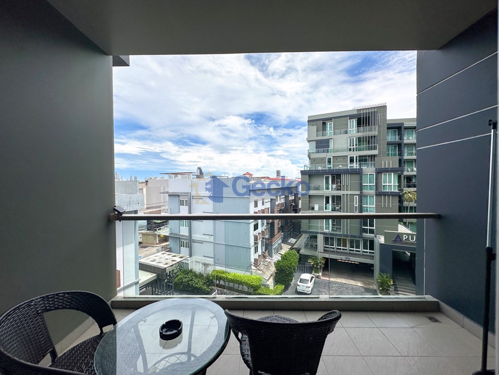 2 Bedrooms Condo in Apus Condominium Central Pattaya C011867 (Cover Photo)
