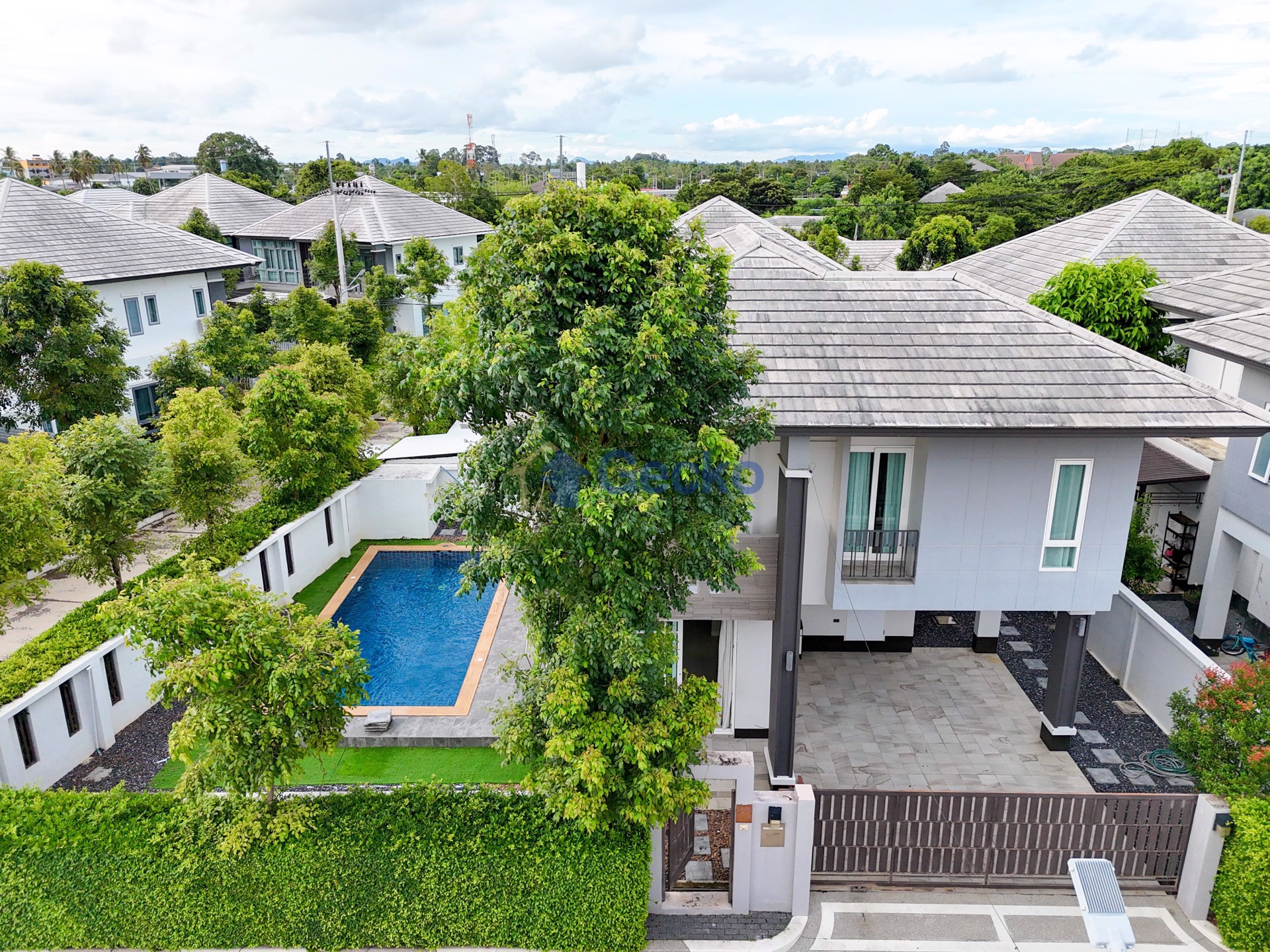 3 Bedrooms House in Patta Prime  East Pattaya H011871