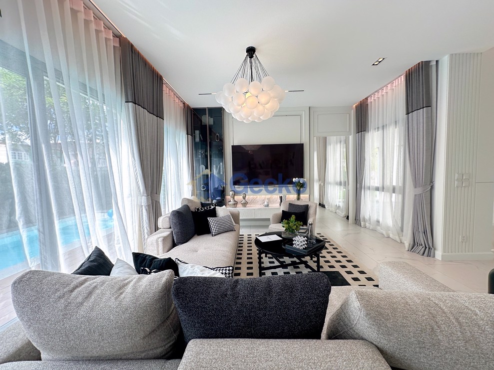 4 Bedrooms House in The Lavish  North Pattaya H011874 (Photo 2)