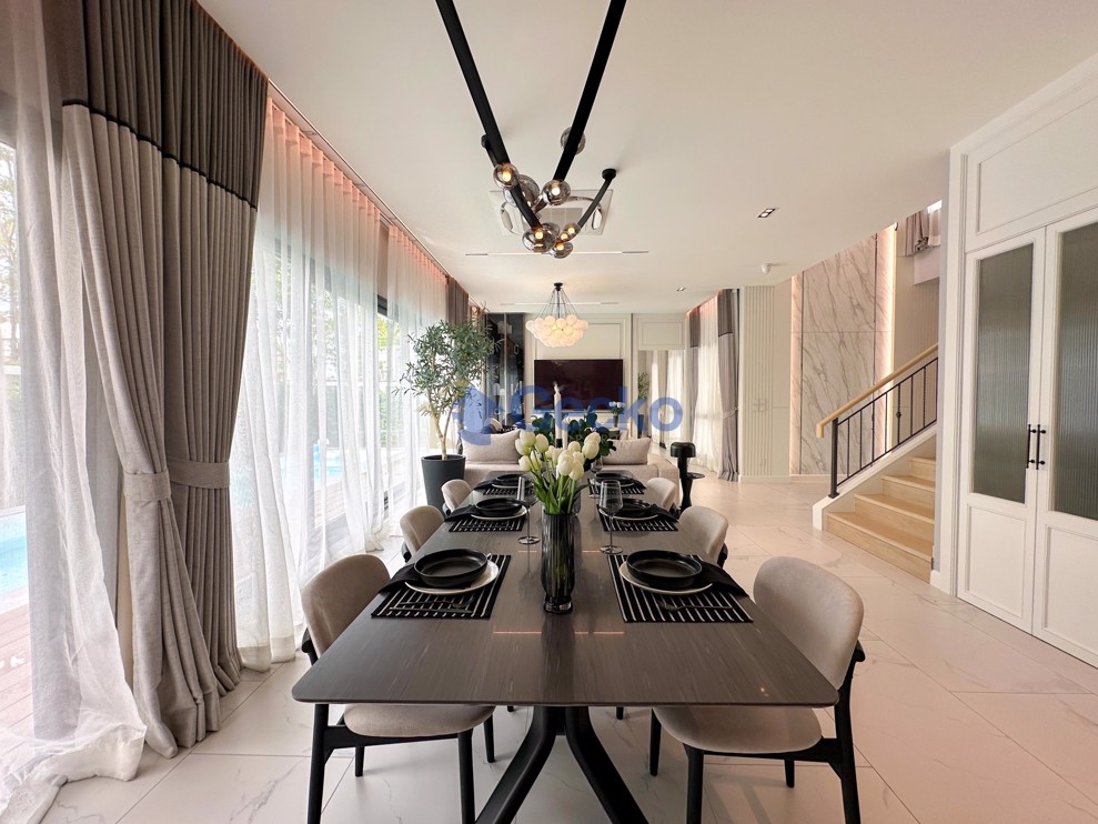 4 Bedrooms House in The Lavish  North Pattaya H011874 (Photo 3)