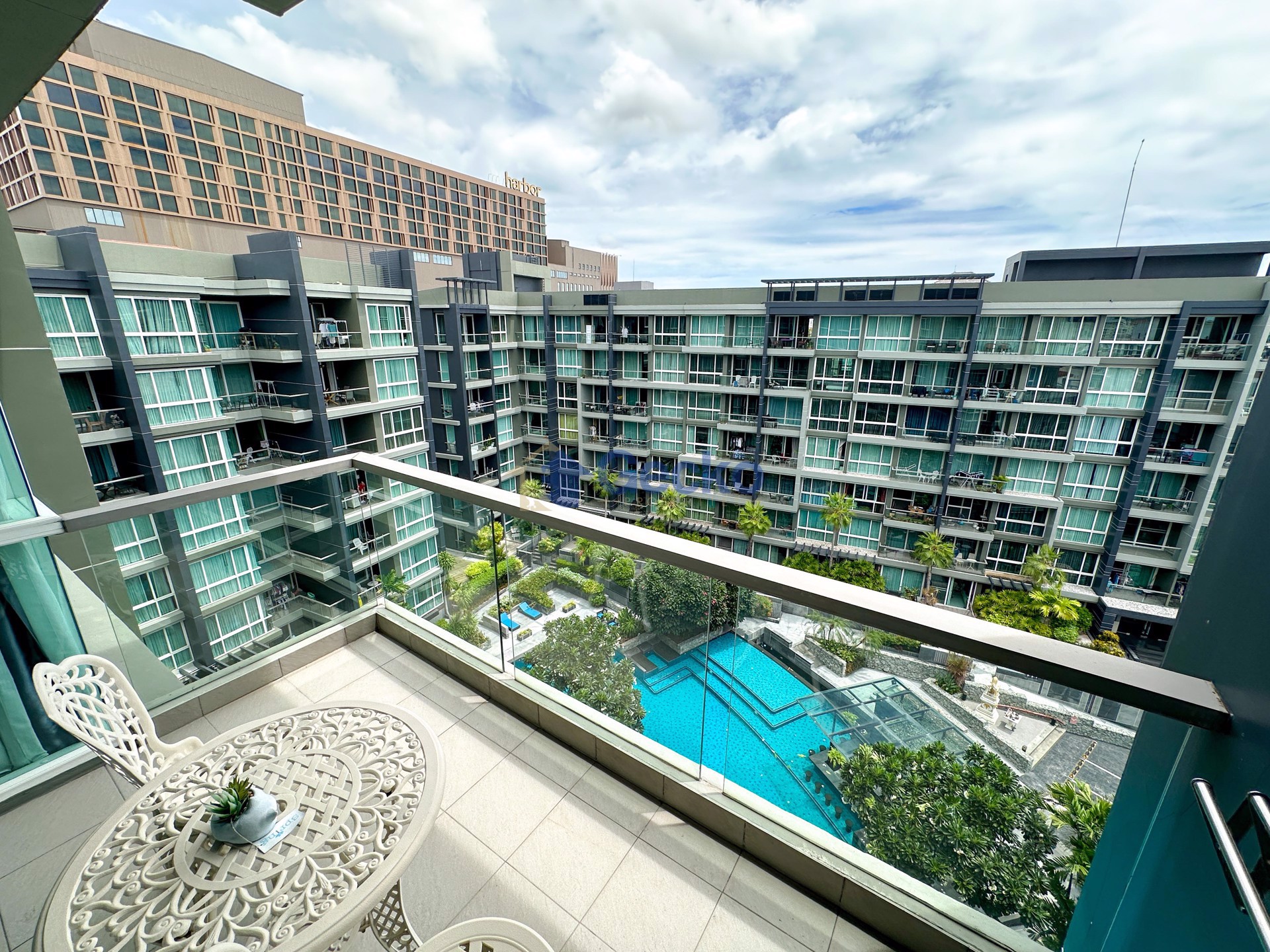 1 ห้องนอน คอนโดมิเนี่ยม in Apus Condominium พัทยากลาง C011018