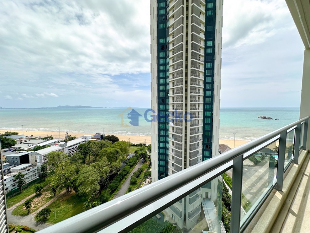 1 ห้องนอน คอนโดมิเนี่ยม in Reflection จอมเทียน C011888 (Photo 1)