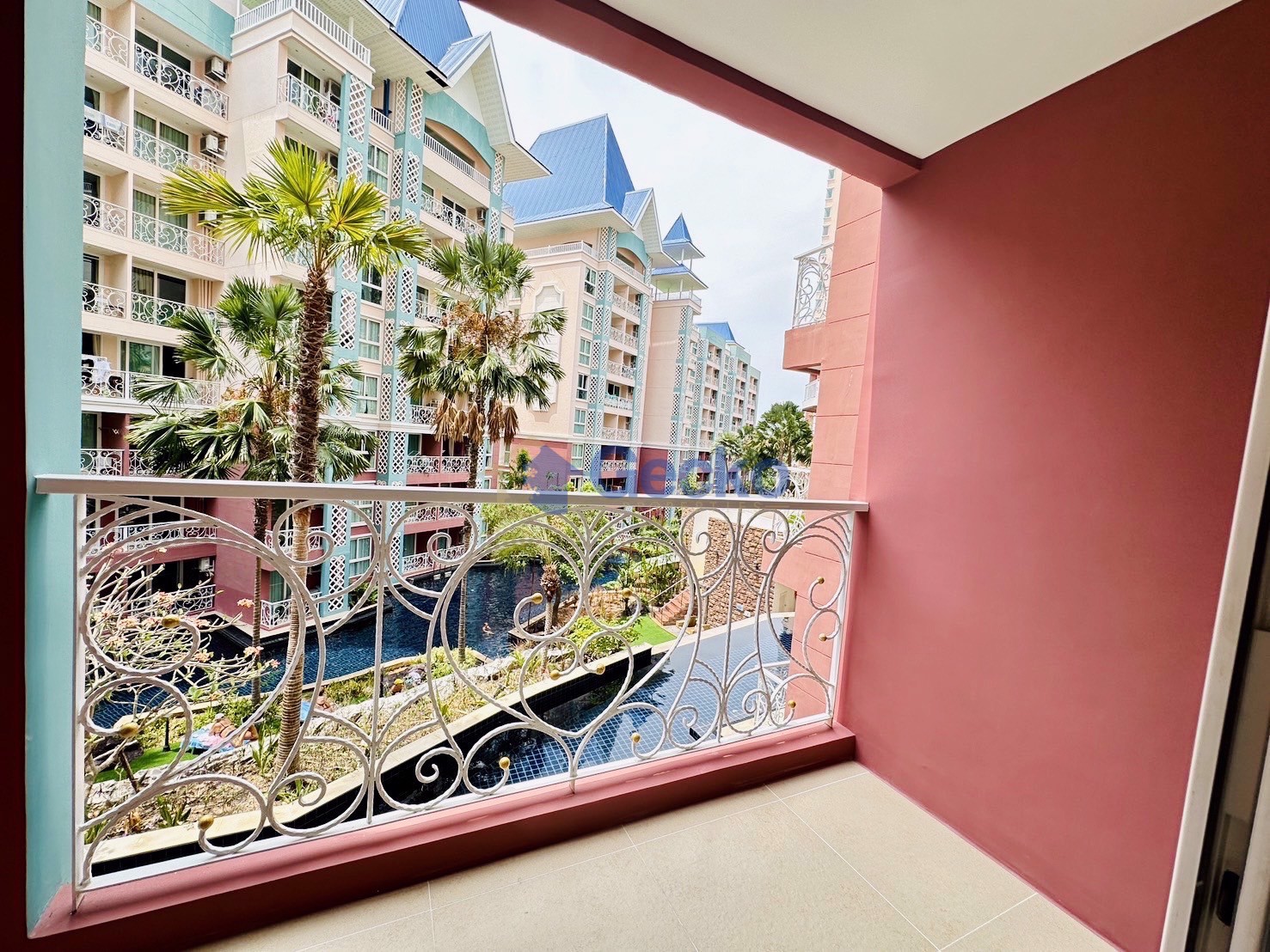 1 Bedroom Condo in Grande Caribbean Condo Resort Jomtien C011911