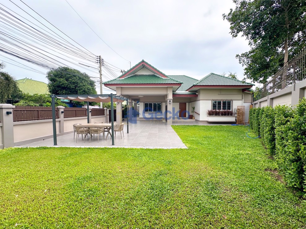 3 Bedrooms House in Ponthep 5 East Pattaya H011915 (Cover Photo)