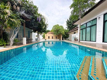 3 ห้องนอน บ้าน in บ้านอันดา  พัทยาตะวันออก H011922