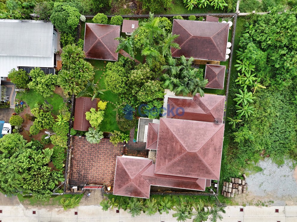 6 Bedrooms House  Bang Saray H011935 (Photo 2)