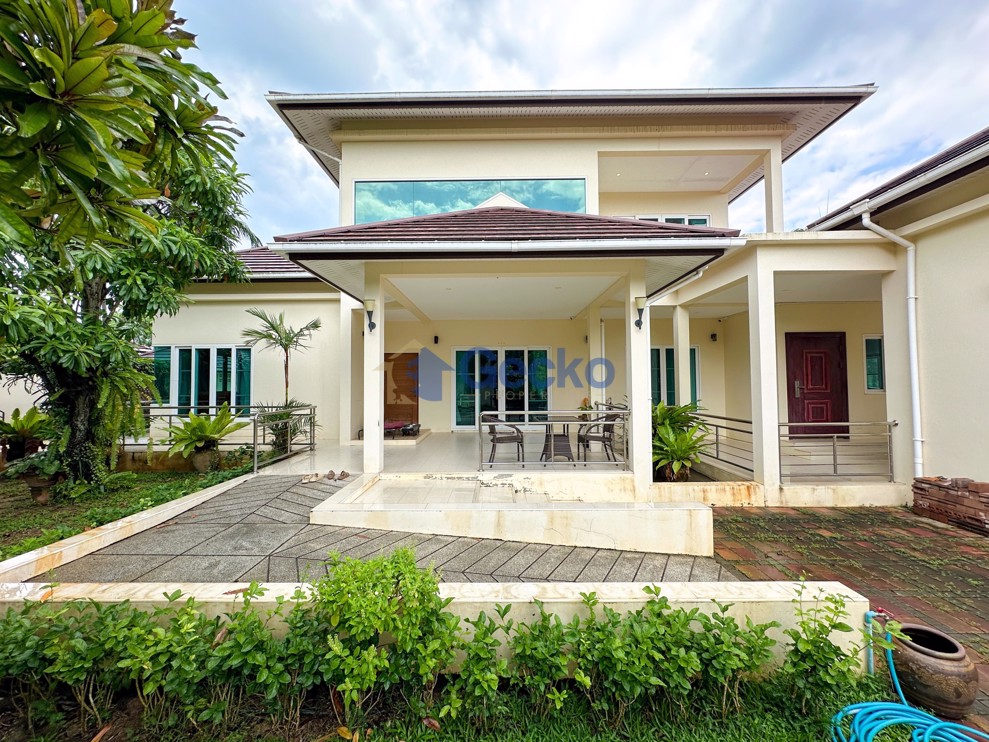 6 Bedrooms House  Bang Saray H011935 (Photo 1)
