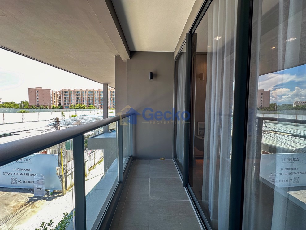 1 Bedroom Condo in Aquarous Jomtien Pattaya Jomtien C011939 (Photo 3)