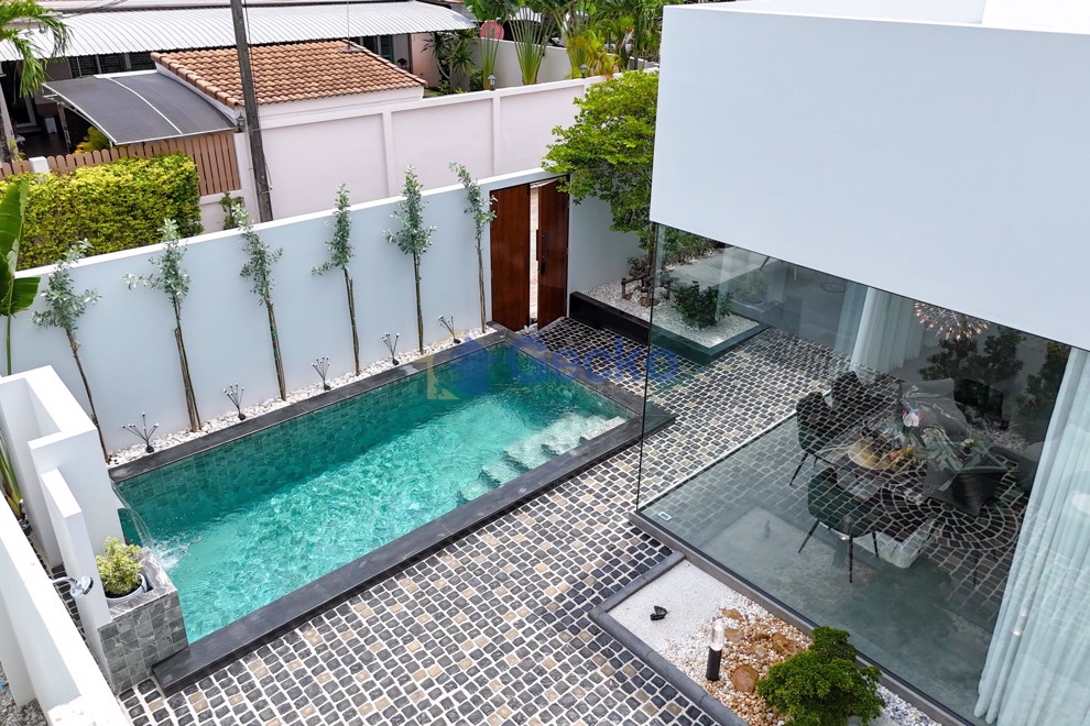 2 ห้องนอน บ้าน  บางเสร่ H011949 (Photo 1)
