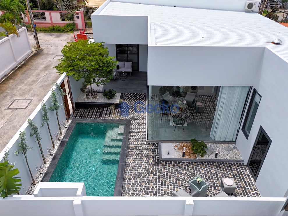 2 ห้องนอน บ้าน  บางเสร่ H011949 (Photo 2)