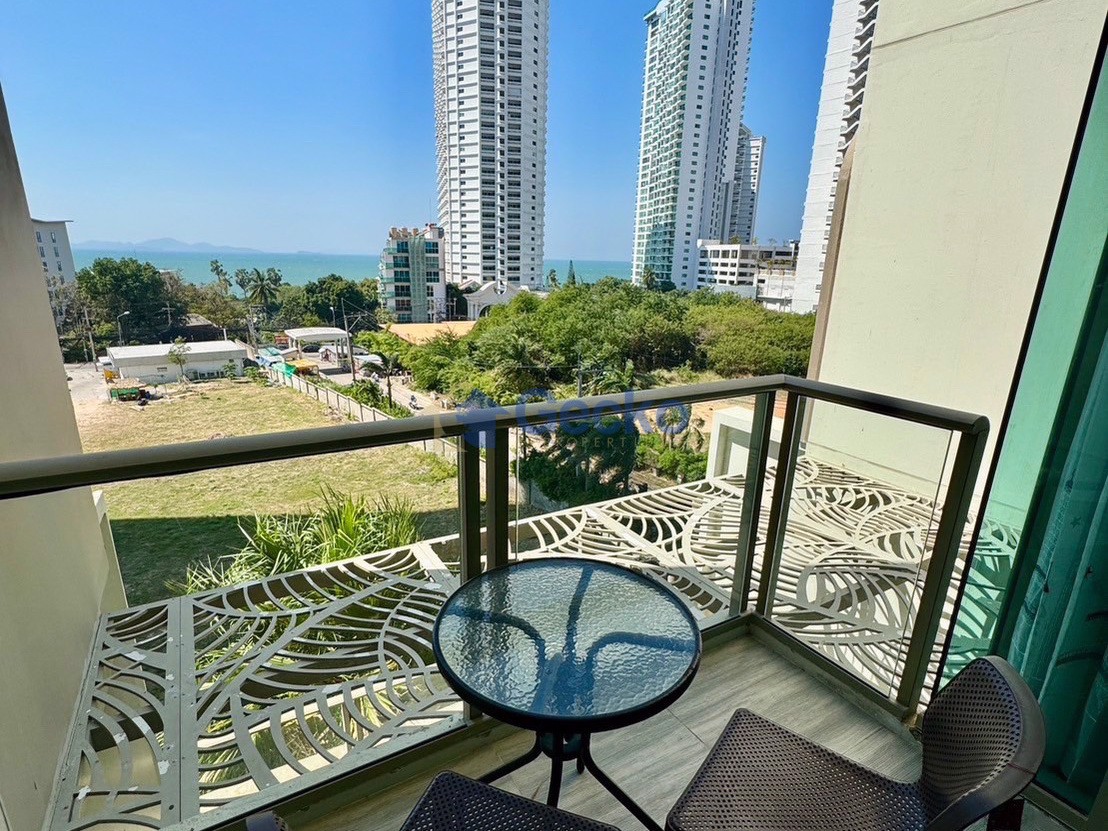 1 Bedroom Condo in The Riviera Wong Amat Beach Wongamat C011959