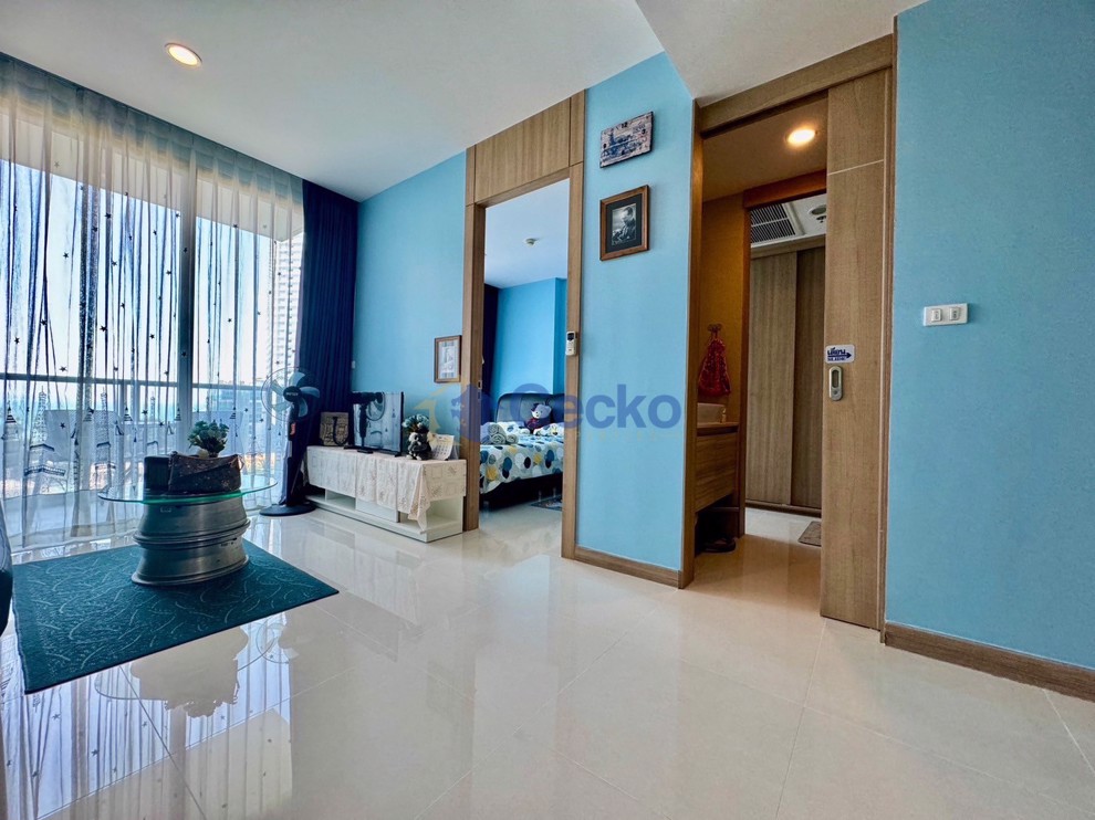 1 Bedroom Condo in The Riviera Wong Amat Beach Wongamat C011959 (Photo 4)