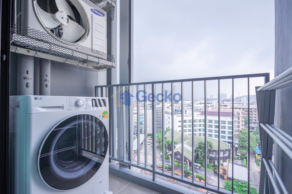 1 Bedroom Condo in The Base Central Pattaya C011976 (Photo 2)