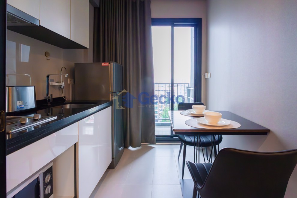 1 Bedroom Condo in The Base Central Pattaya C011976 (Photo 3)