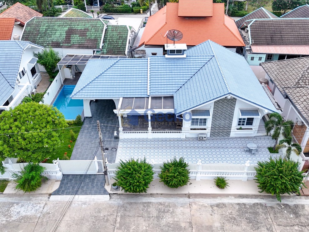 4 Bedrooms House in Jomtien Condotel  Jomtien H011983 (Photo 1)
