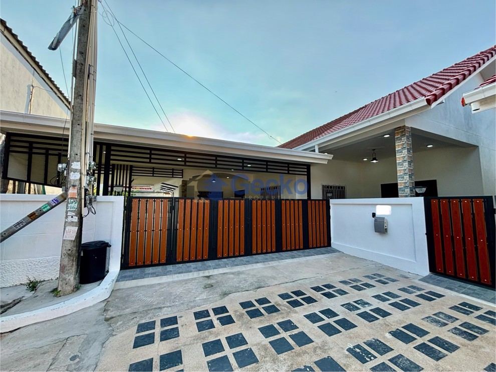 2 Bedrooms House in VJ Land and House  East Pattaya H012008 (Cover Photo)