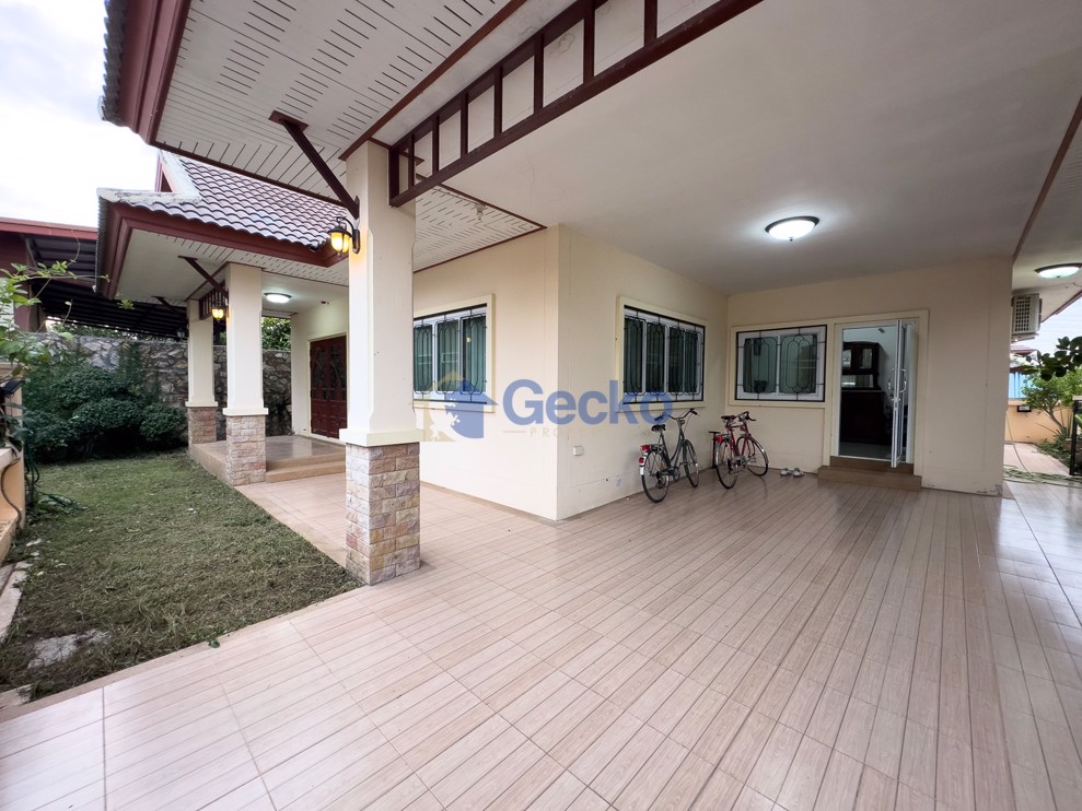 3 ห้องนอน บ้าน in Rose Land & House  พัทยาตะวันออก H012011 (Photo 2)