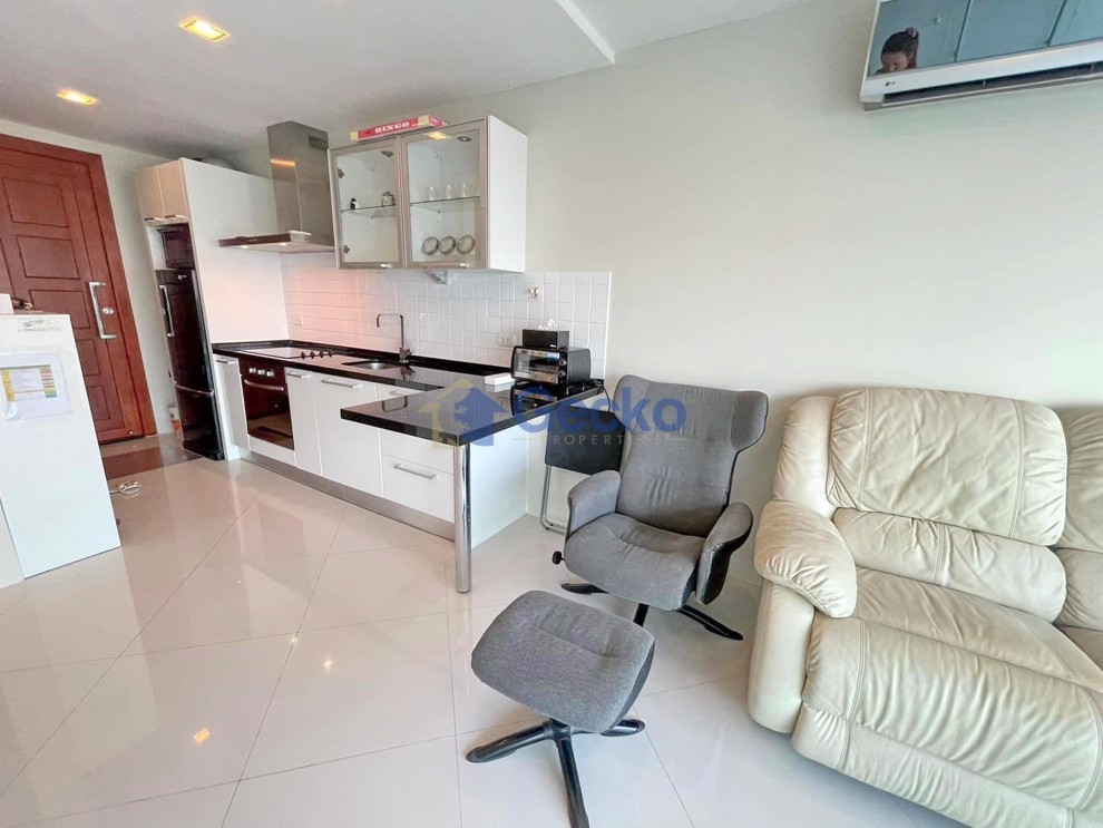 2 Bedrooms Condo in Laguna Heights Wongamat C012012 (Photo 2)