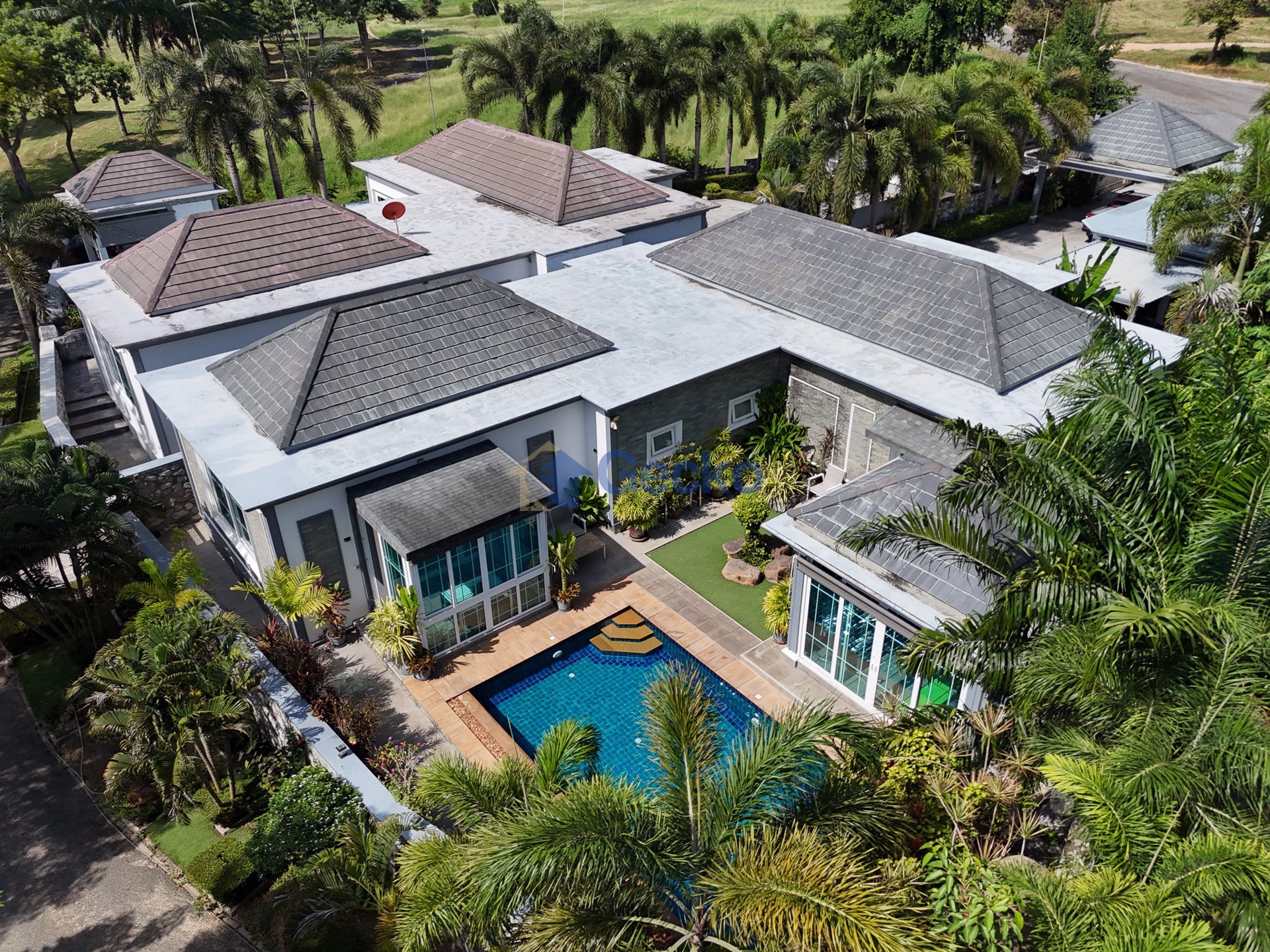 4 Bedrooms House in Phoenix Golf Course  Huay Yai H012020