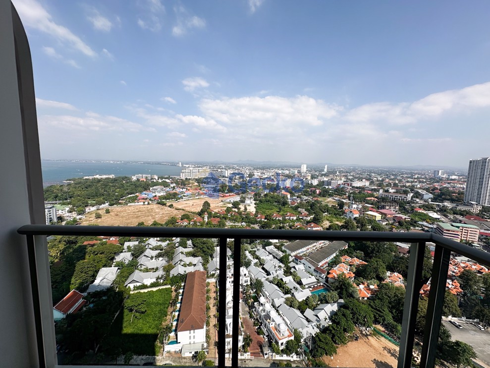 1 ห้องนอน คอนโดมิเนี่ยม in The Riviera Wongamat วงศ์อมาตย์ C012023 (Photo 1)