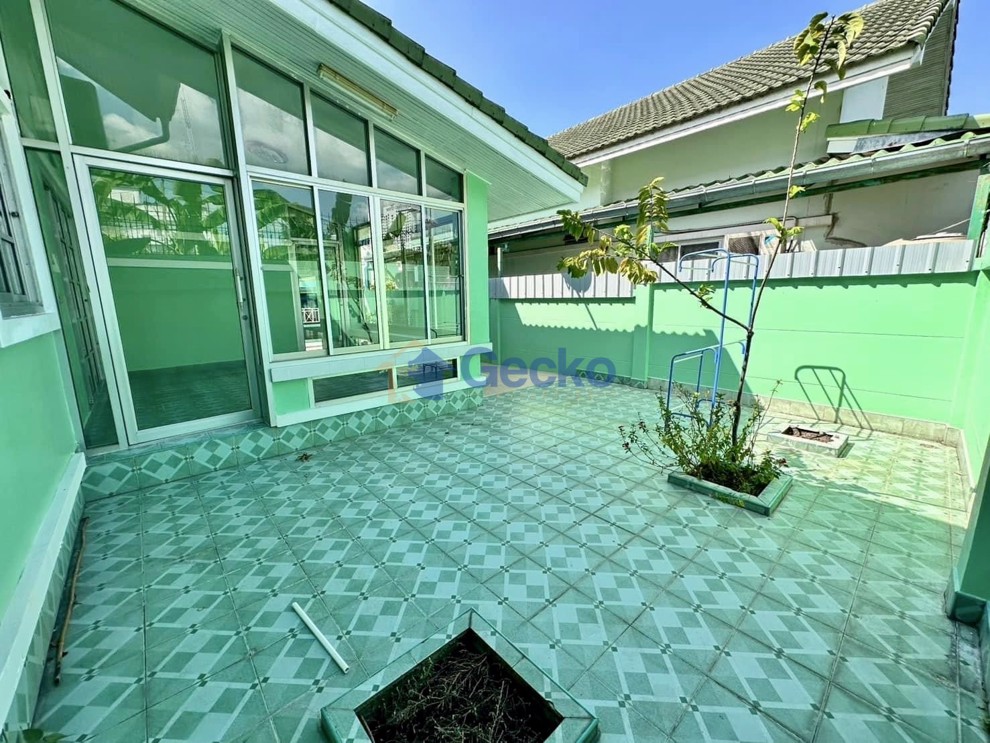 3 Bedrooms House in Baan Chalita  Na Kluea H012024 (Photo 1)