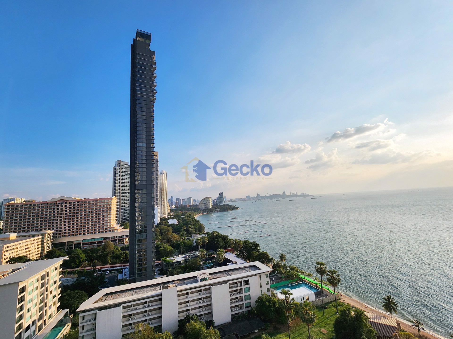 1 Bedroom Condo in Park Beach  Wongamat C011382