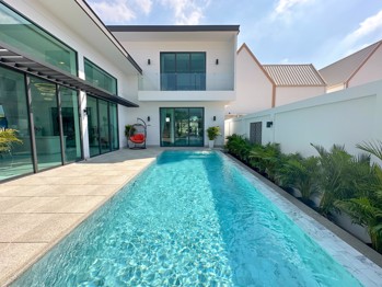 3 Bedrooms House in Layan Chak Nok  East Pattaya H012032
