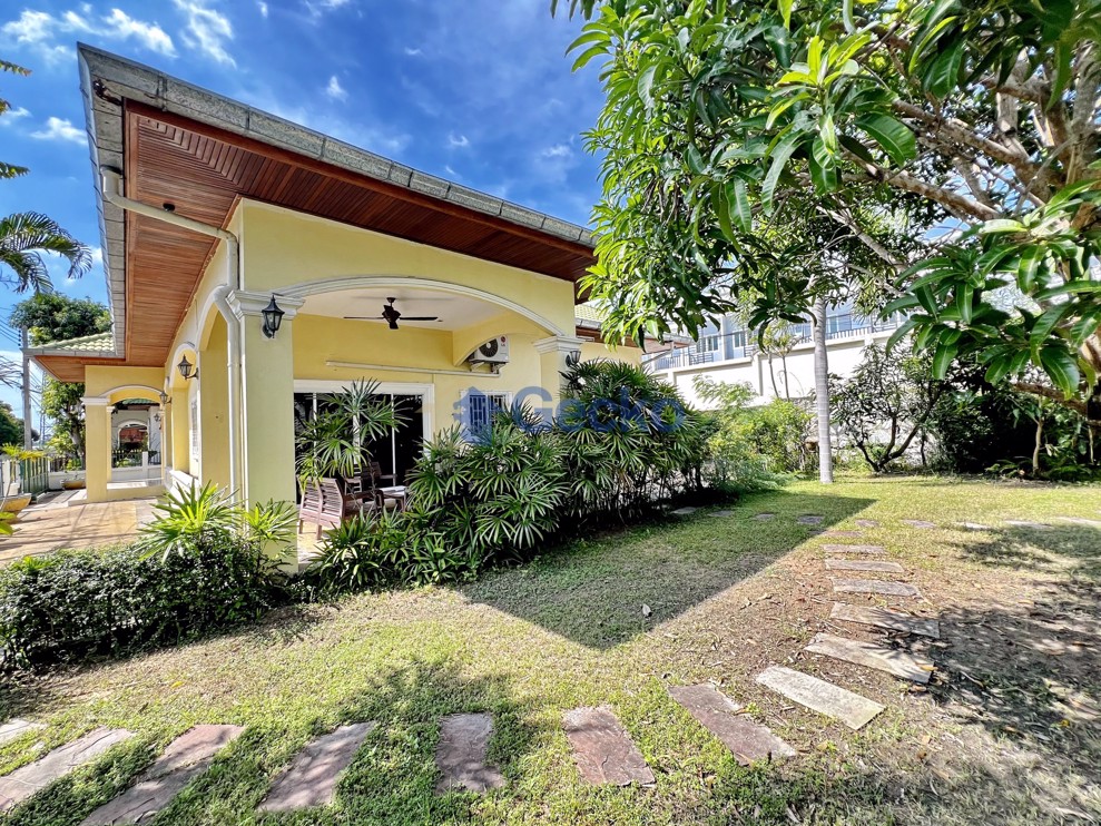 3 Bedrooms House in Ponthep 1  East Pattaya H012035 (Photo 2)
