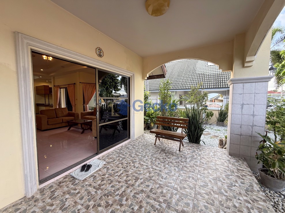 3 Bedrooms House in Natheekarn Park View  East Pattaya H012043 (Photo 1)