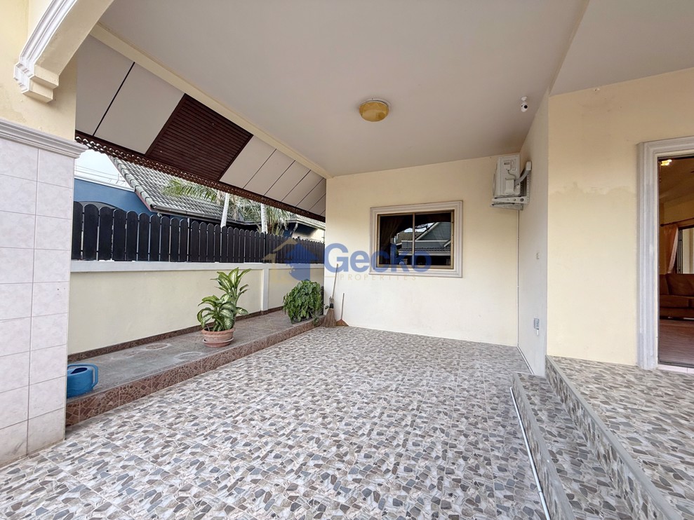 3 Bedrooms House in Natheekarn Park View  East Pattaya H012043 (Photo 2)