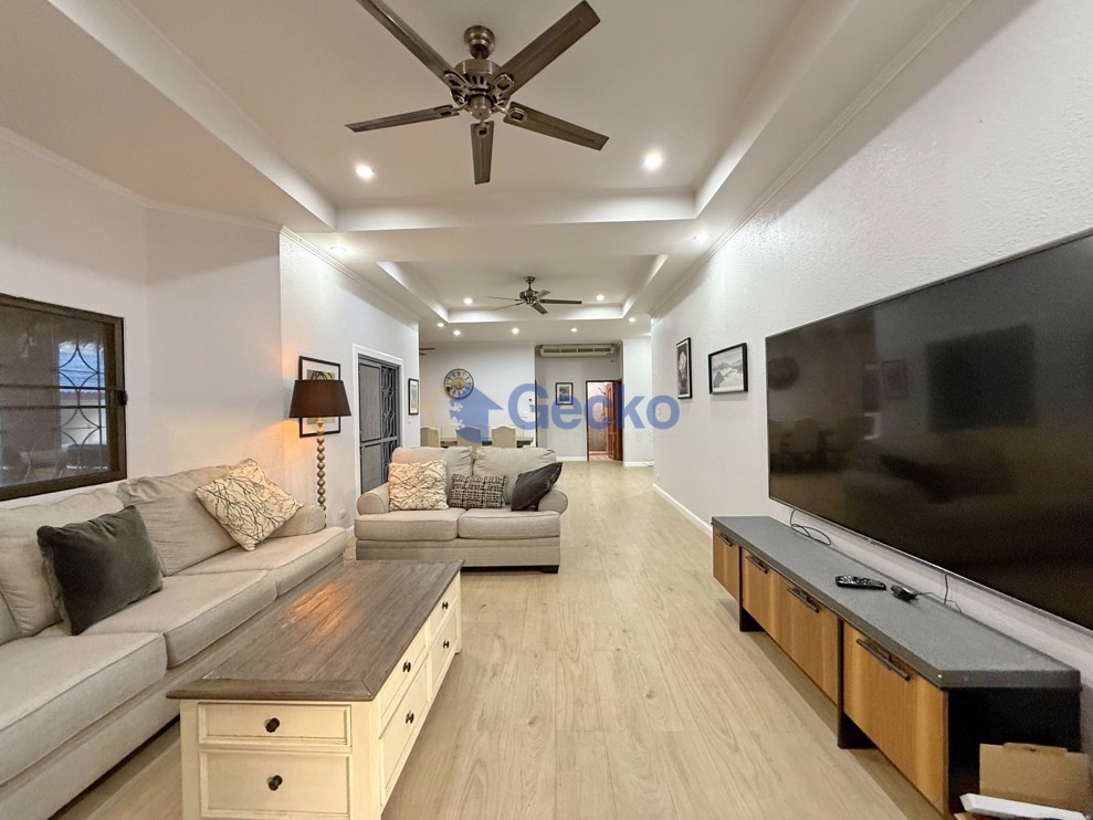 3 Bedrooms House in Natheekarn Park View  East Pattaya H012045 (Photo 3)