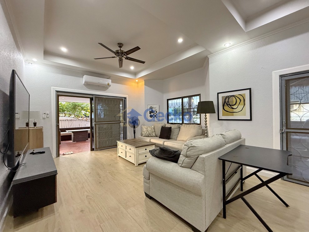 3 Bedrooms House in Natheekarn Park View  East Pattaya H012045 (Photo 4)