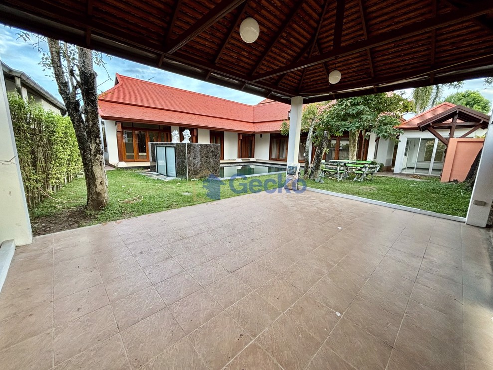 3 Bedrooms House in Siam Lake View  East Pattaya H012061 (Photo 1)