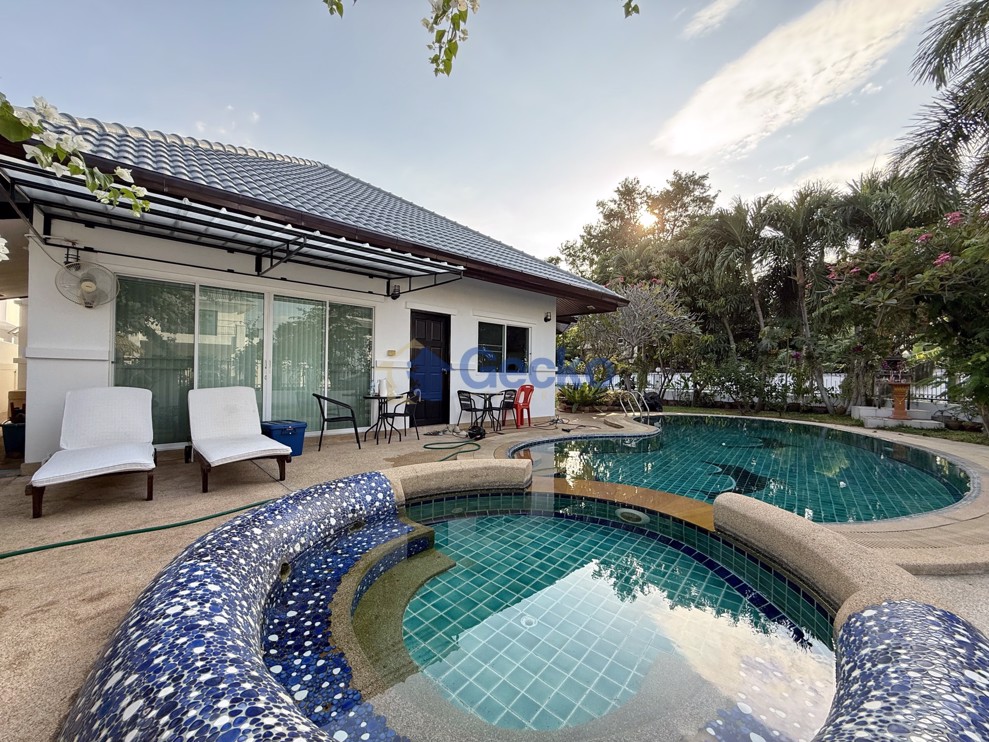 3 Bedrooms House in Hillview Villas  East Pattaya H012064 (Cover Photo)