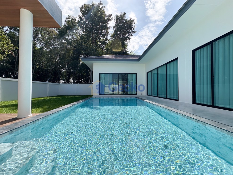 3 Bedrooms House  East Pattaya H012066 (Cover Photo)