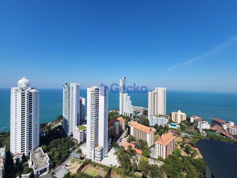 2 Bedrooms Condo in The Riviera Wong Amat Beach Wongamat C012082 (Photo 3)