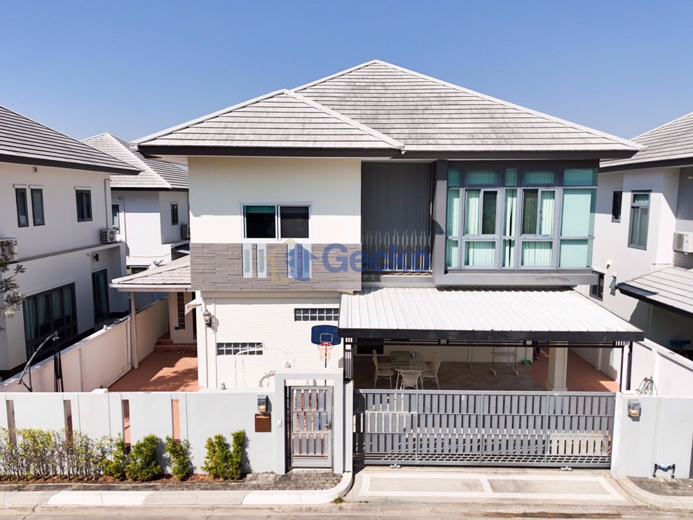 3 ห้องนอน บ้าน in Patta Prime  พัทยาตะวันออก H012087 (Cover Photo)