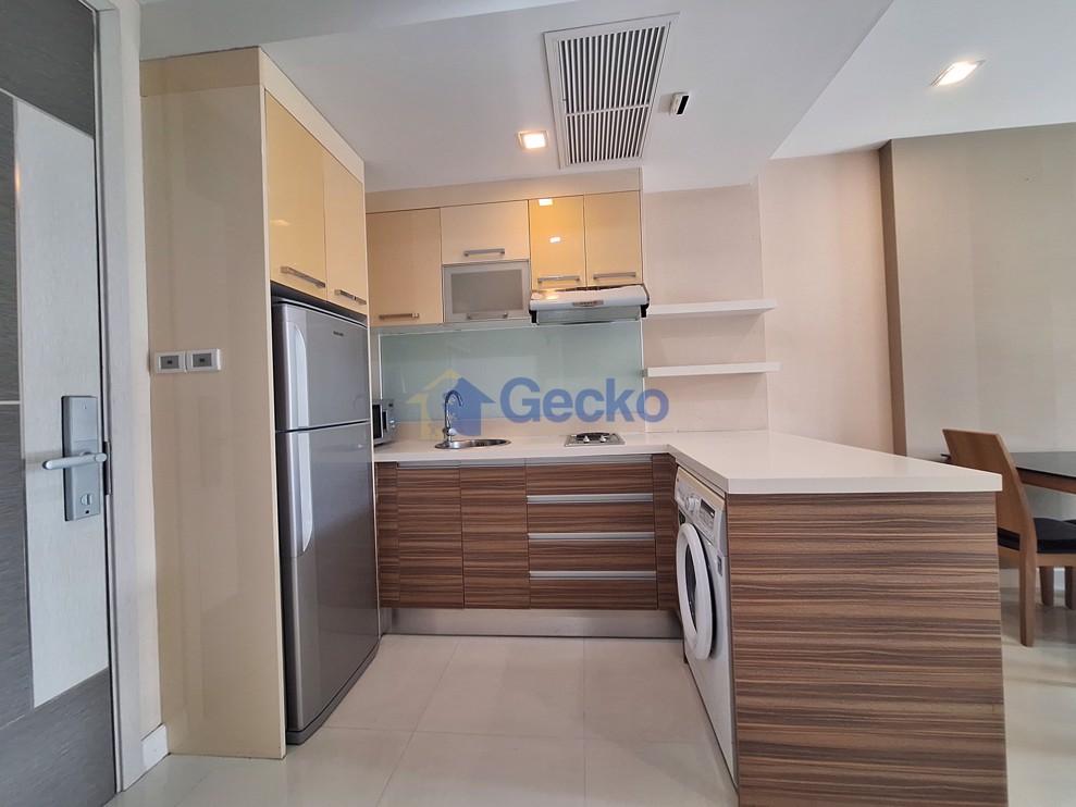 2 Bedrooms Condo in Apus Condominium Central Pattaya C012095 (Photo 3)