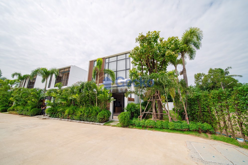Maxx Pattaya Manor Villa & Hotel (Photo 2)