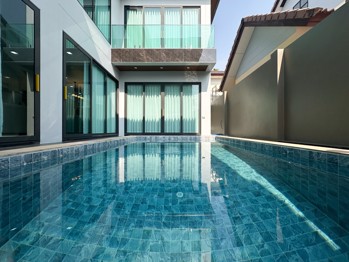 3 Bedrooms House in Central Park 4  East Pattaya H012097