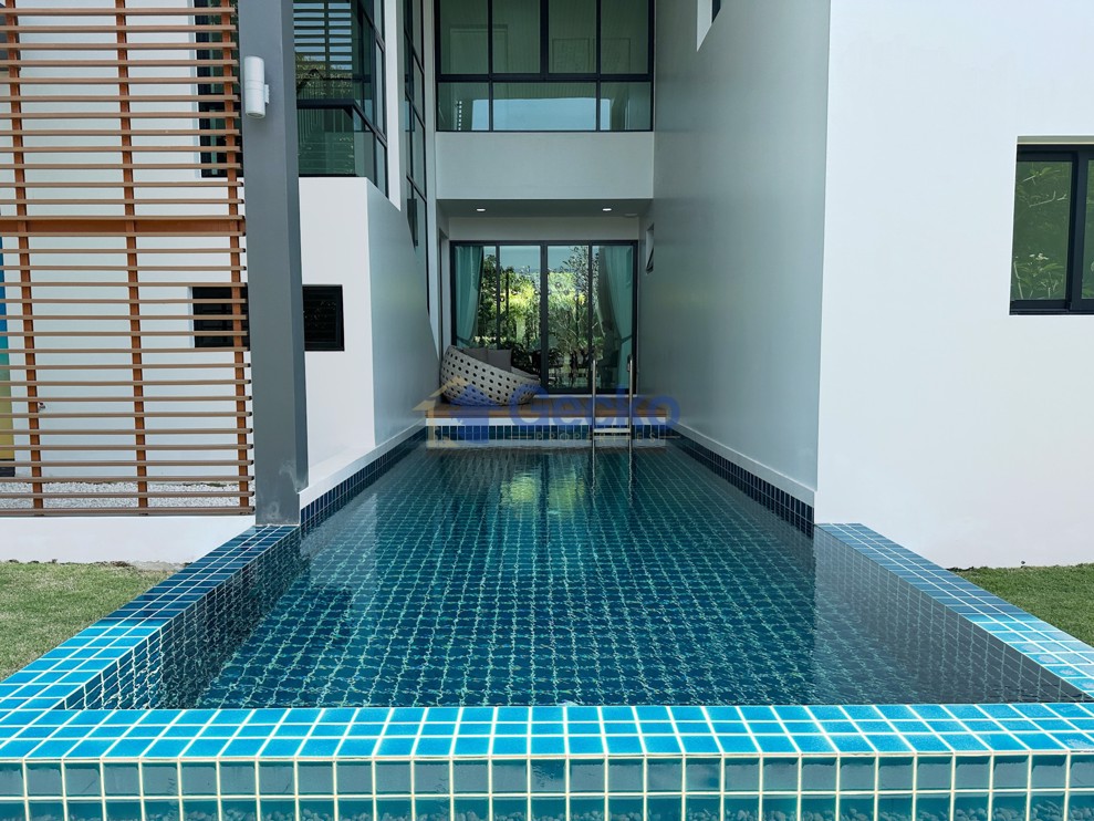 4 ห้องนอน บ้าน in บ้านทะเล พัทยา  นาจอมเทียน H012101 (Photo 1)